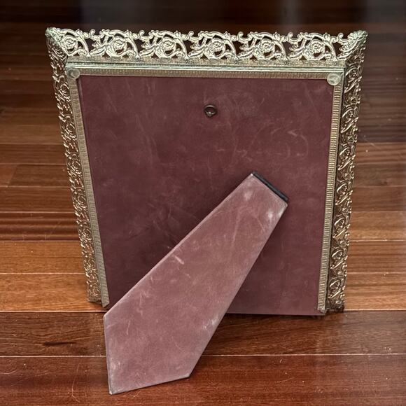 Vintage Goldtone Metal Picture Frame Ornate Mid Century Hollywood Regency 8 x 10 - Picture 6 of 7